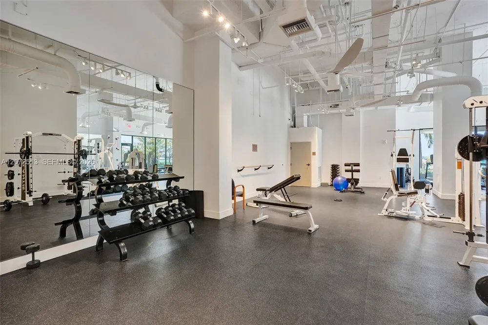 11113 Biscayne Blvd, Miami, FL 33181