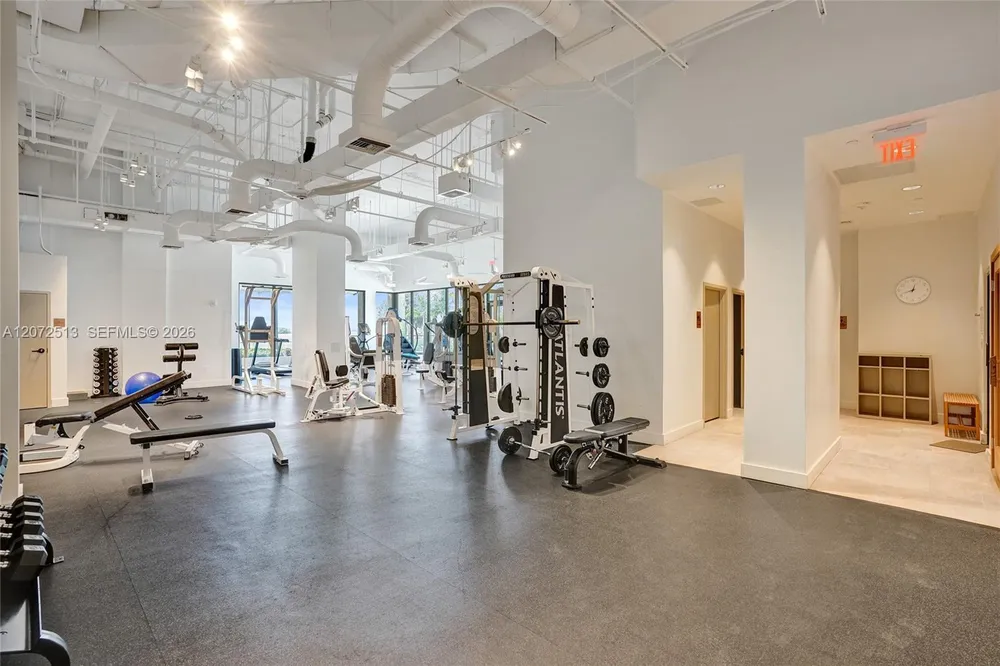 11113 Biscayne Blvd, Miami, FL 33181