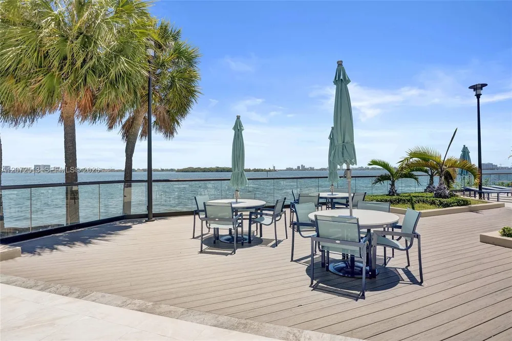 11113 Biscayne Blvd, Miami, FL 33181