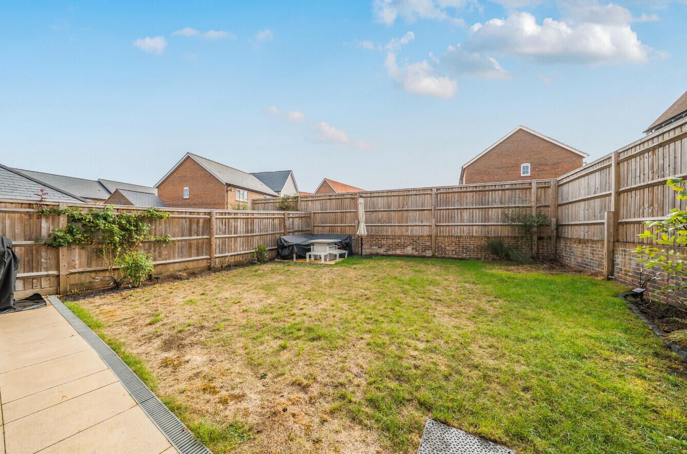 Titchener Way, Hook, Hampshire, RG27