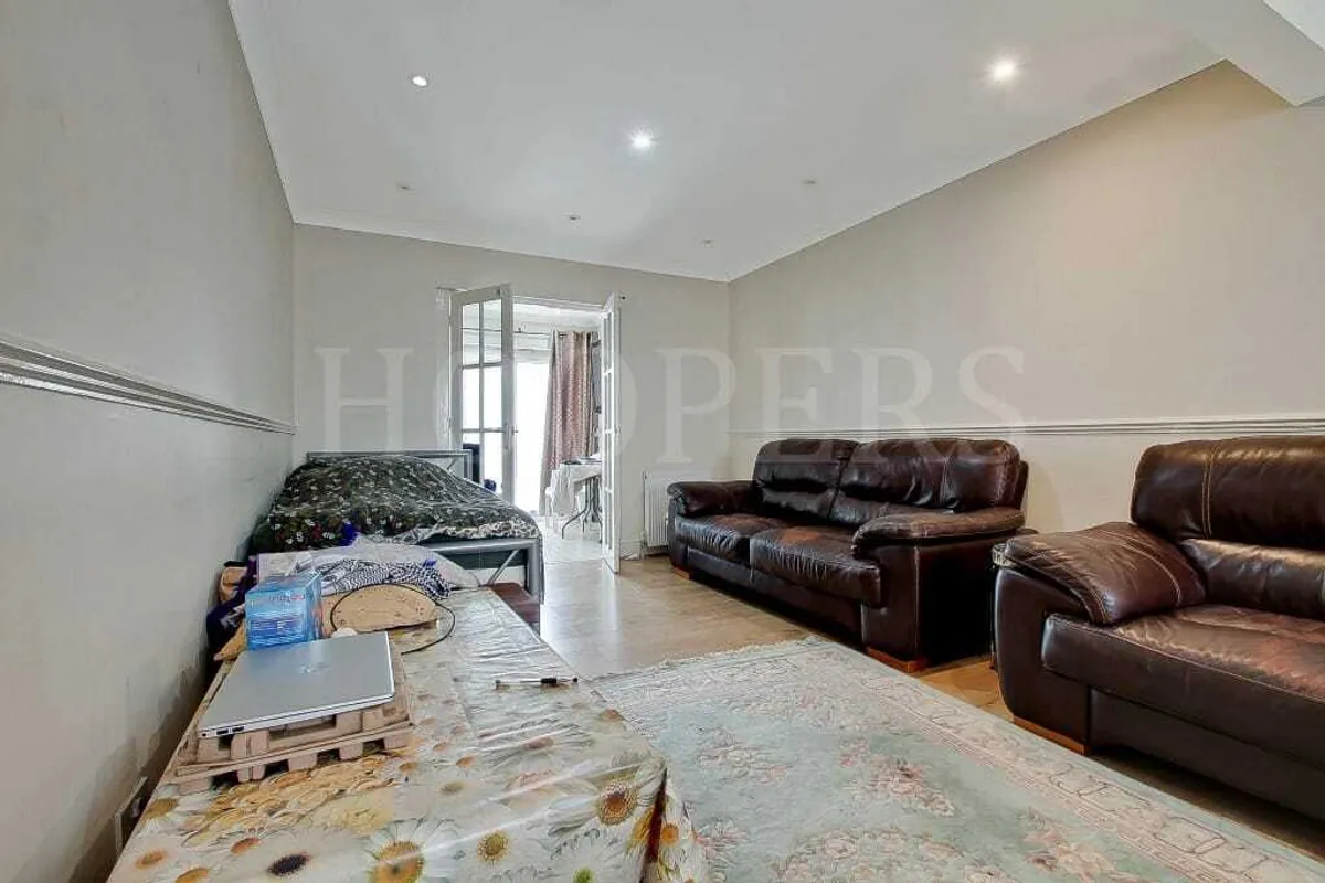 Randall Avenue, London, NW2