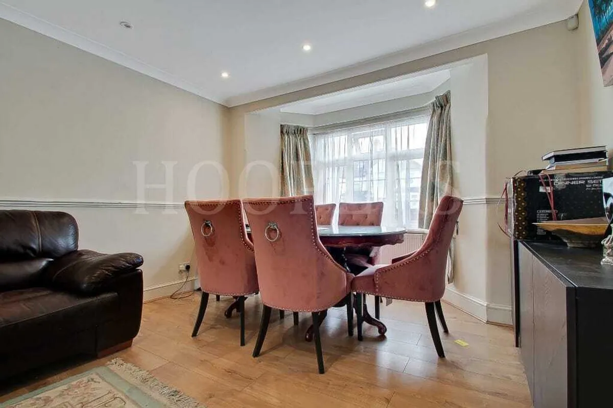 Randall Avenue, London, NW2