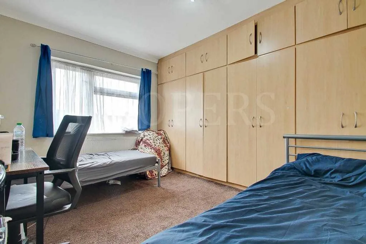 Randall Avenue, London, NW2