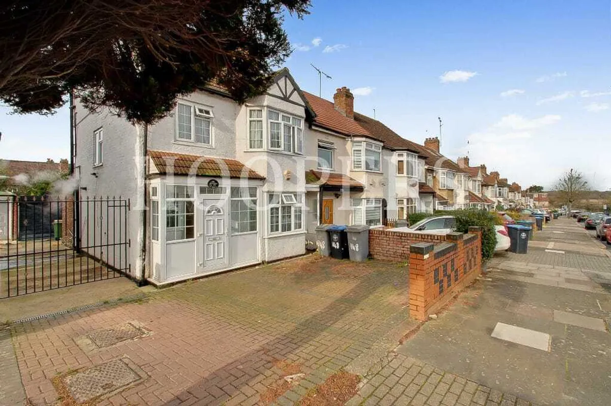 Randall Avenue, London, NW2