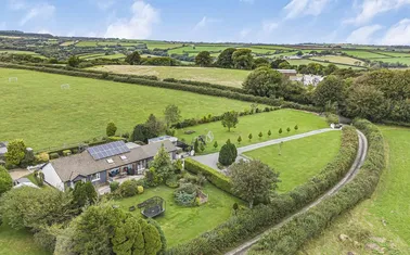 Nr Buckland Brewer