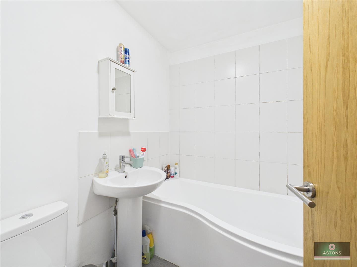 London Road, Lowfield Heath Image 3