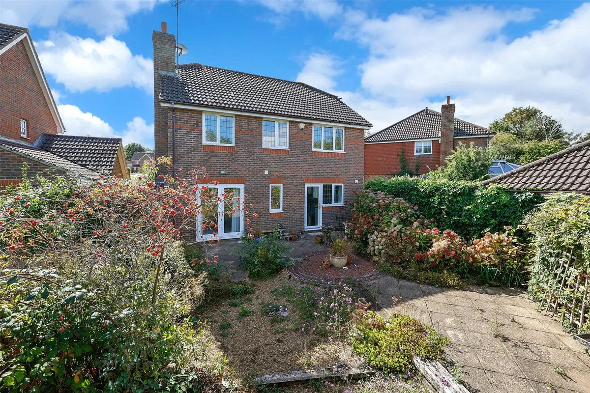 The Meades, Dormansland, Lingfield, Surrey, RH7