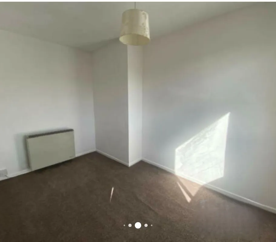 2-Bedroom Spacious Flat To Let, Shaw, OL2