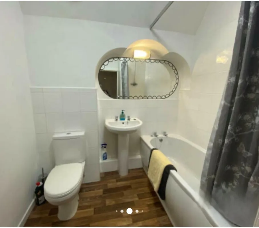 2-Bedroom Spacious Flat To Let, Shaw, OL2