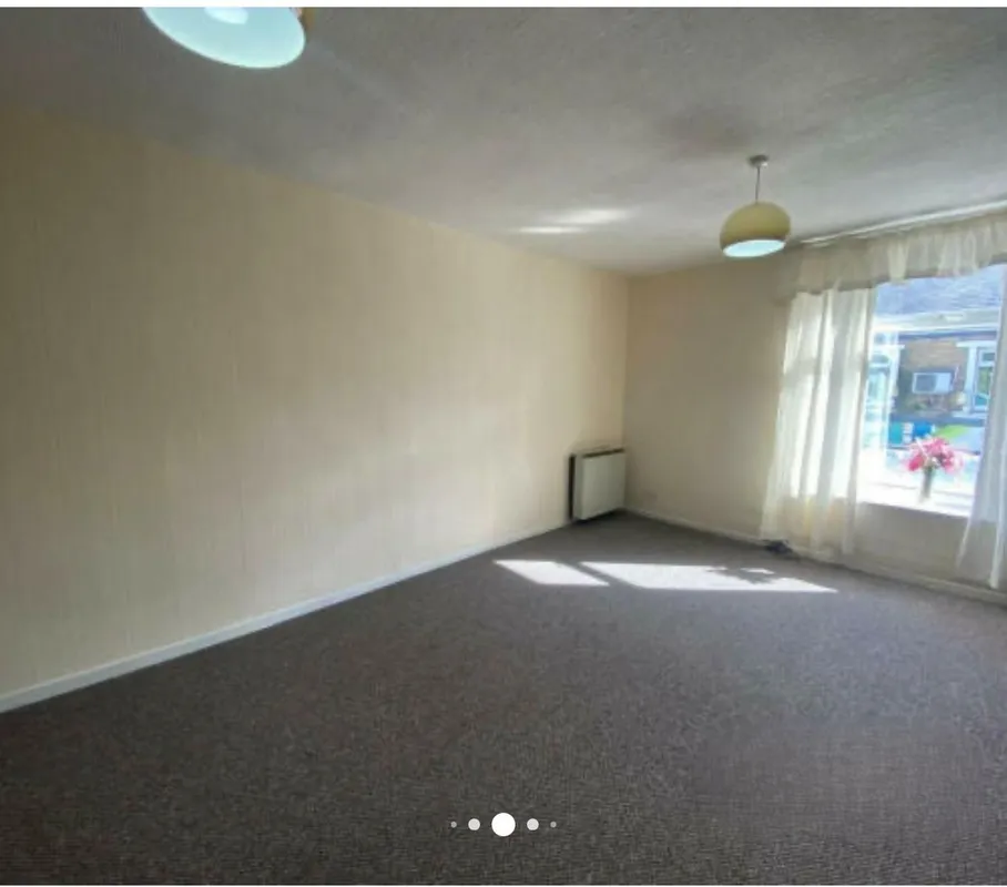 2-Bedroom Spacious Flat To Let, Shaw, OL2