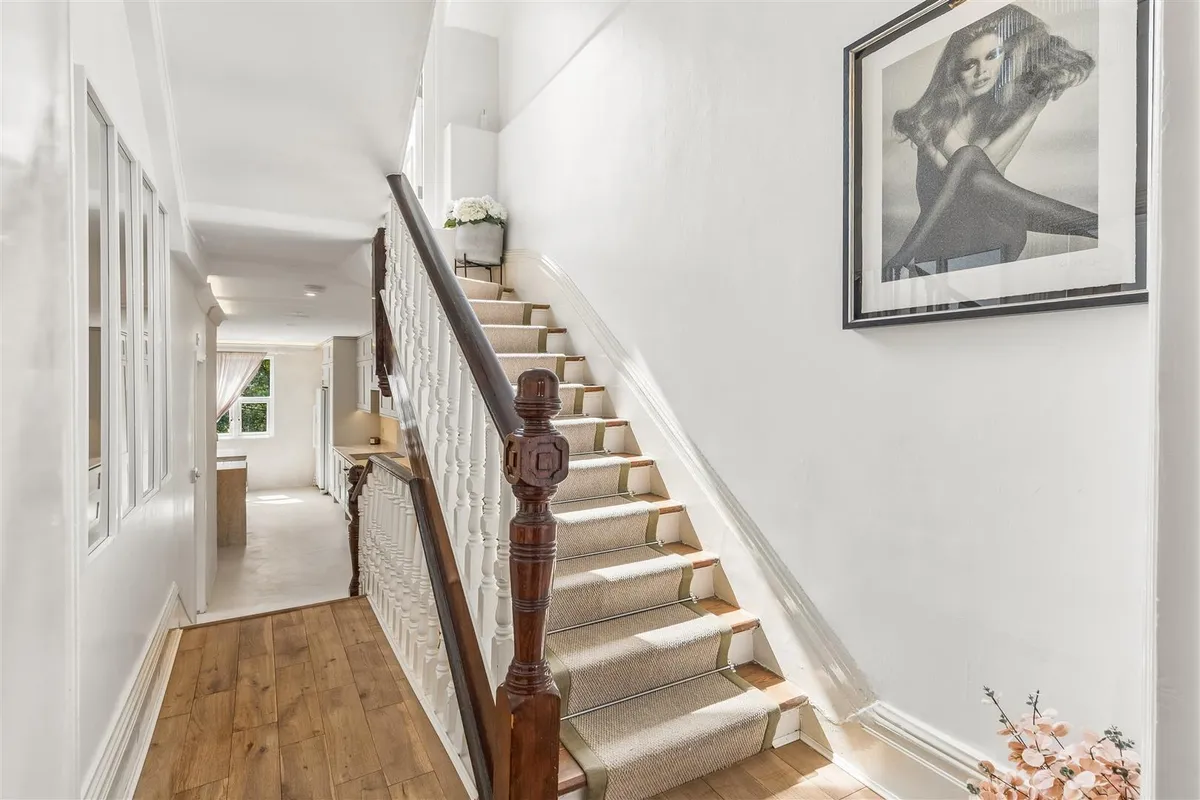 Dean Road, London, NW2
