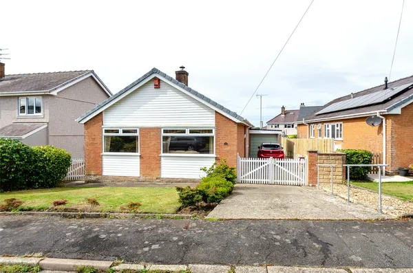 Y Bryn, Bontnewydd, Caernarfon, Gwynedd, LL55