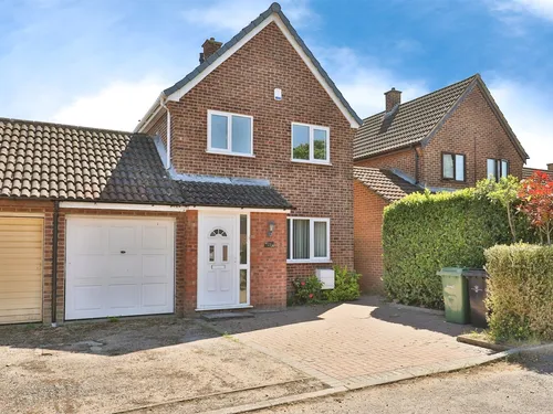 Lime Tree Close, Wymondhamphoto