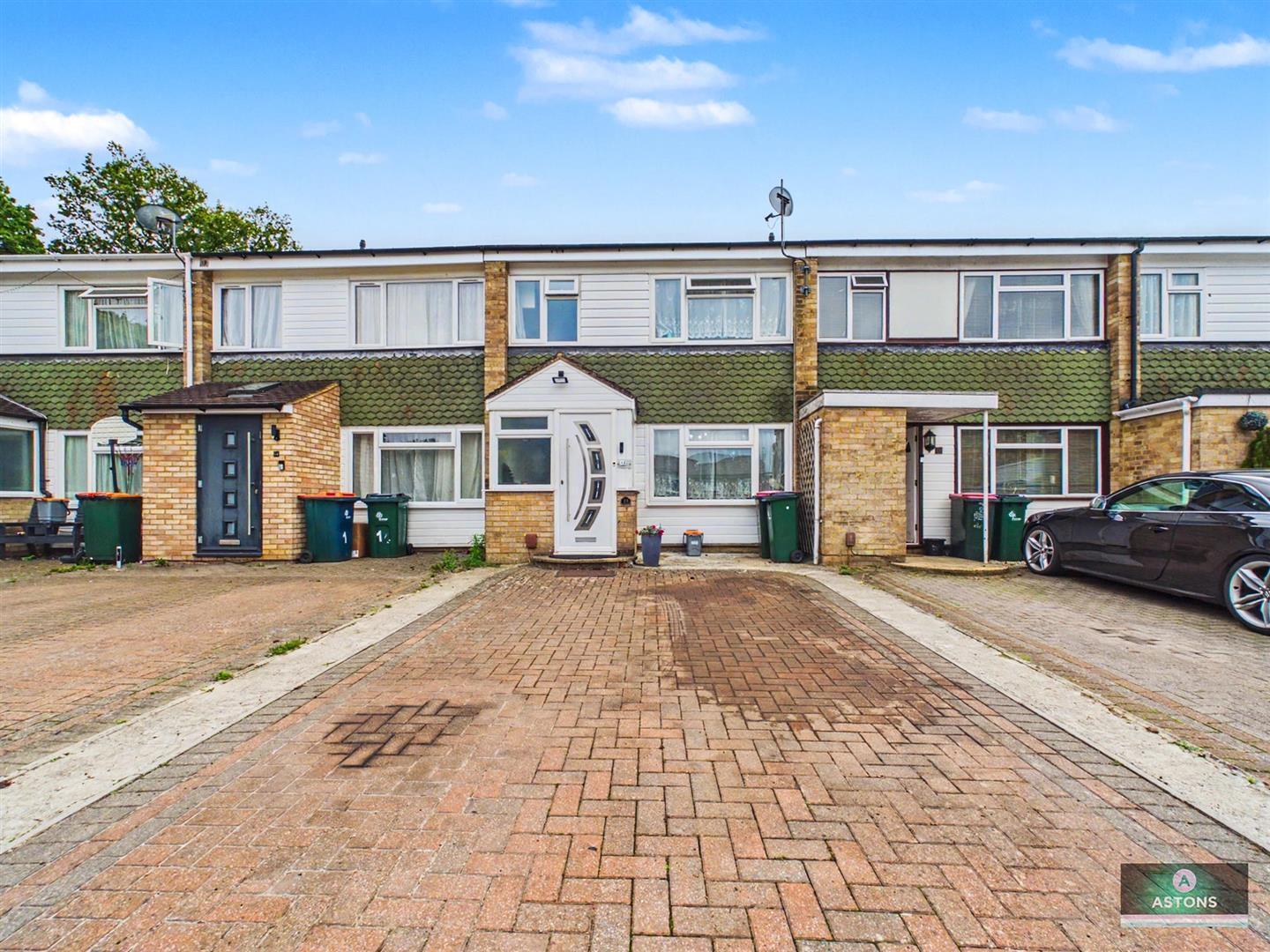 Dunsfold Close, Gossops Green Image 1