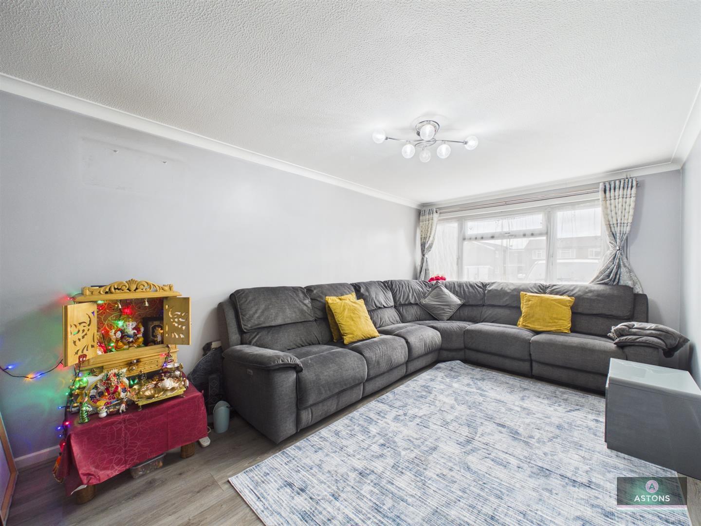 Dunsfold Close, Gossops Green Image 5