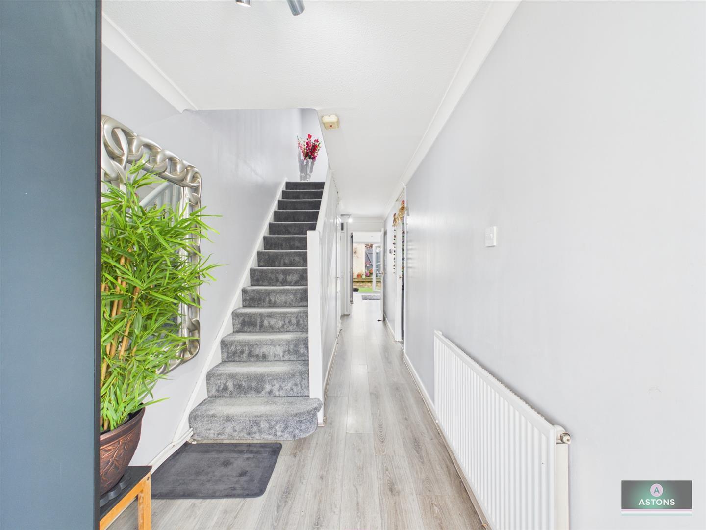 Dunsfold Close, Gossops Green Image 9