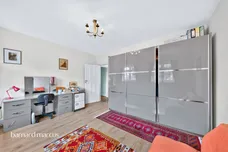 Hayland Close, London