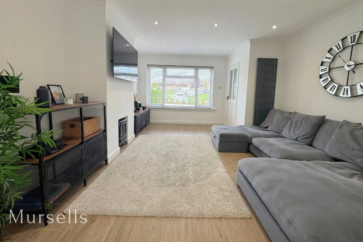 Freshwater Drive, Poole, BH15
