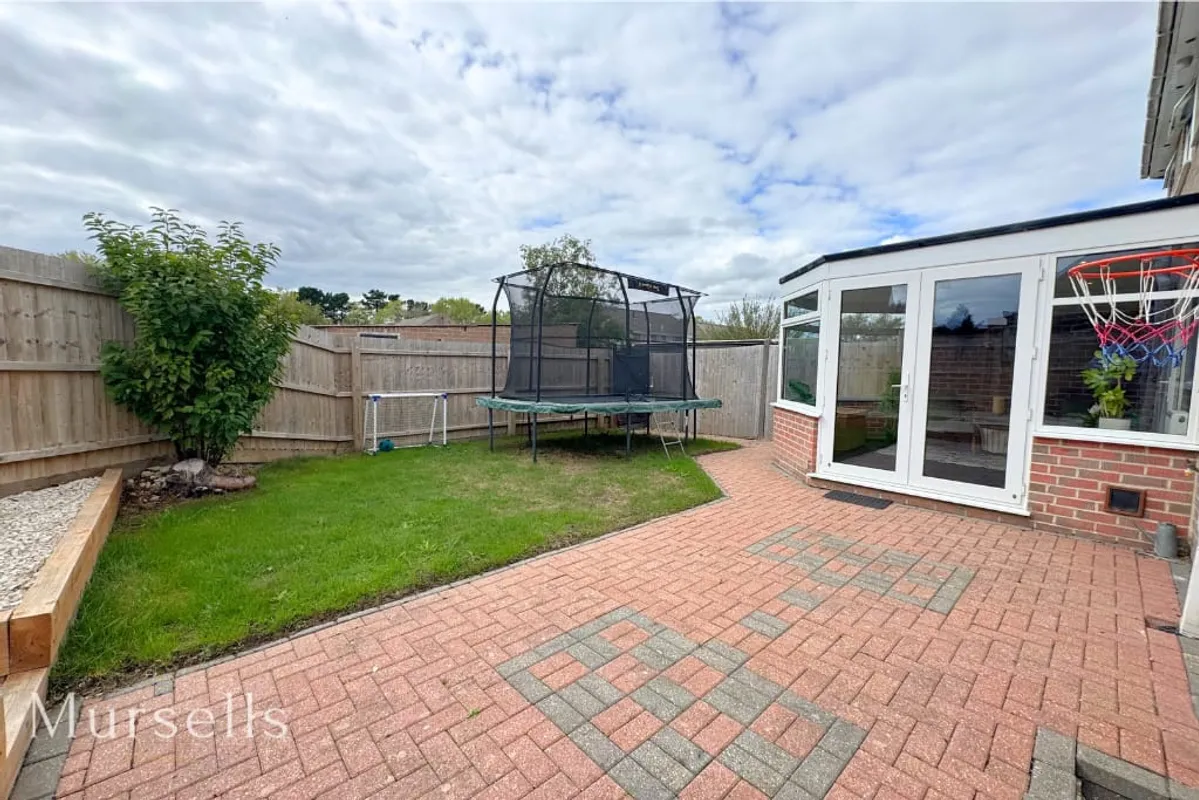 Freshwater Drive, Poole, BH15