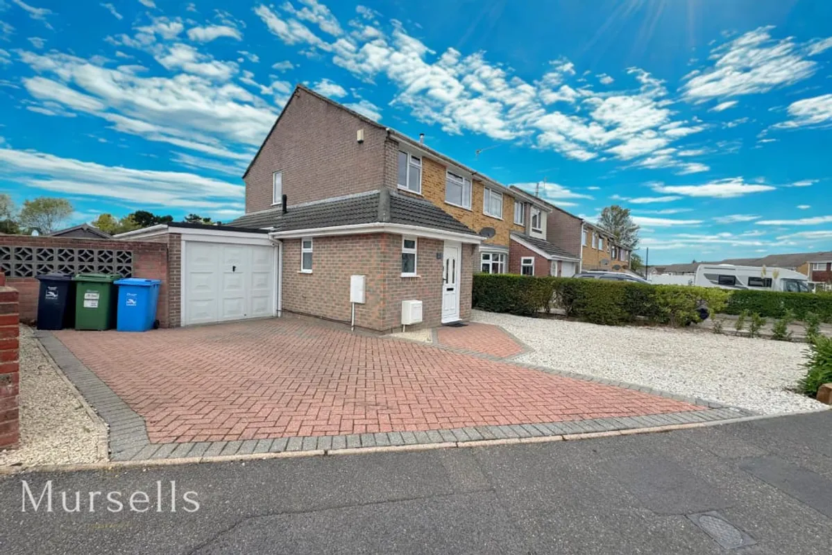 Freshwater Drive, Poole, BH15