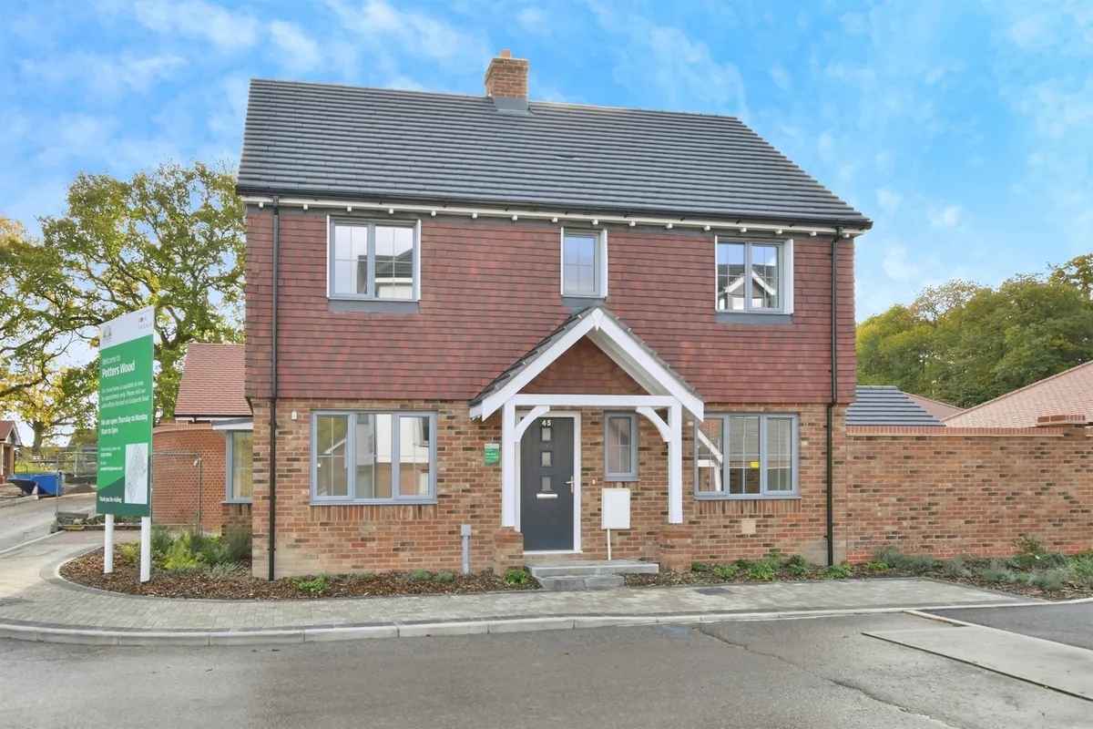 Edmondsham Road, Fordingbridge, Verwood