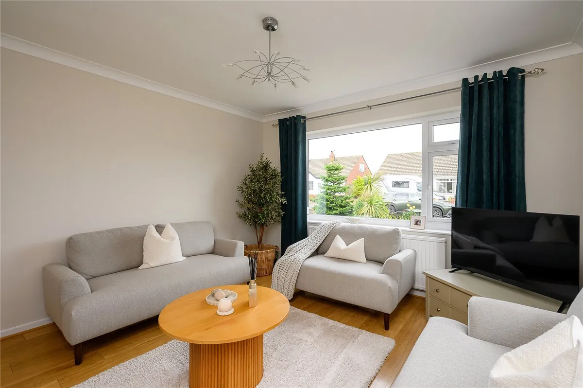 Lyndhurst Road, Scholes, LS15