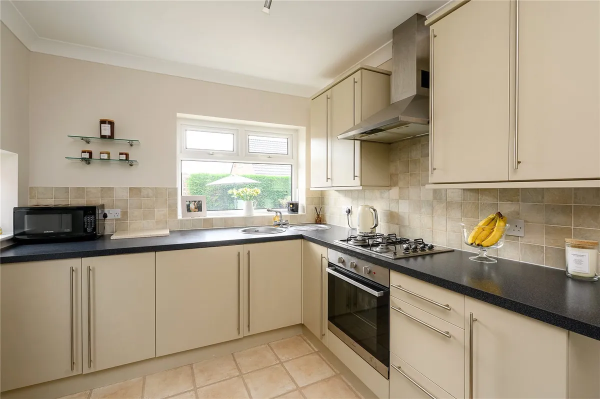 Lyndhurst Road, Scholes, LS15
