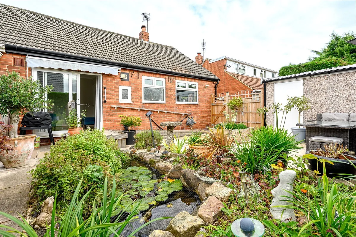 Lyndhurst Road, Scholes, LS15