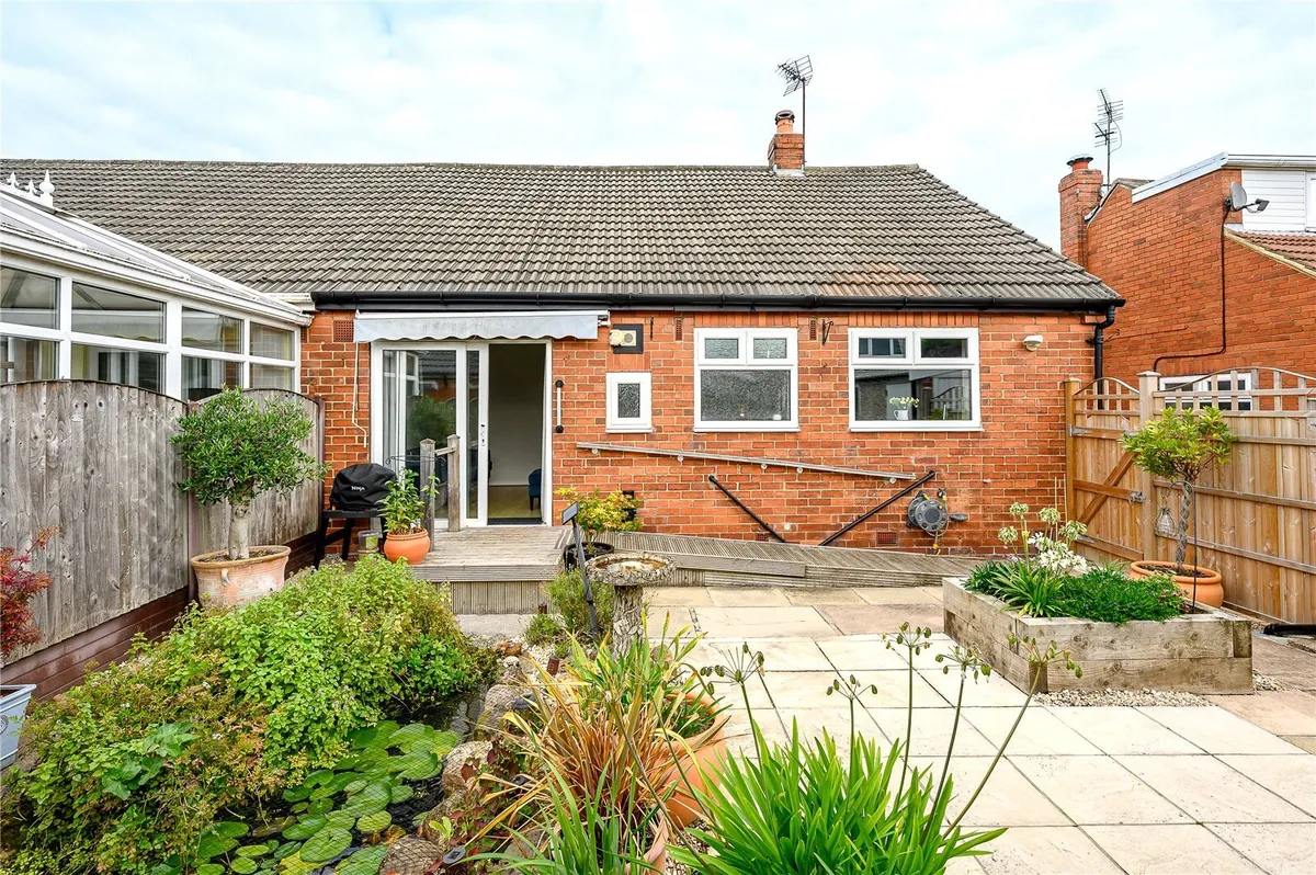 Lyndhurst Road, Scholes, LS15