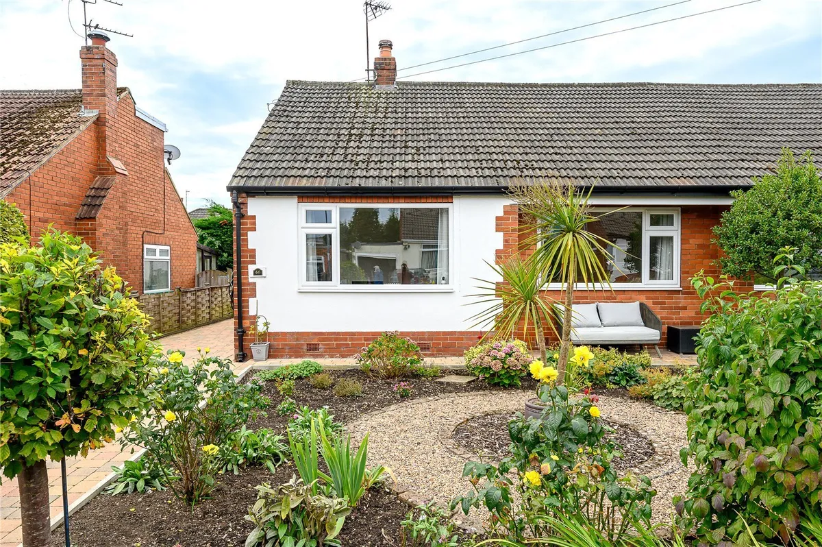 Lyndhurst Road, Scholes, LS15