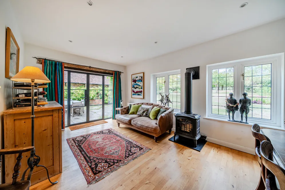 Three Stiles Road, Farnham, GU9 photo 4