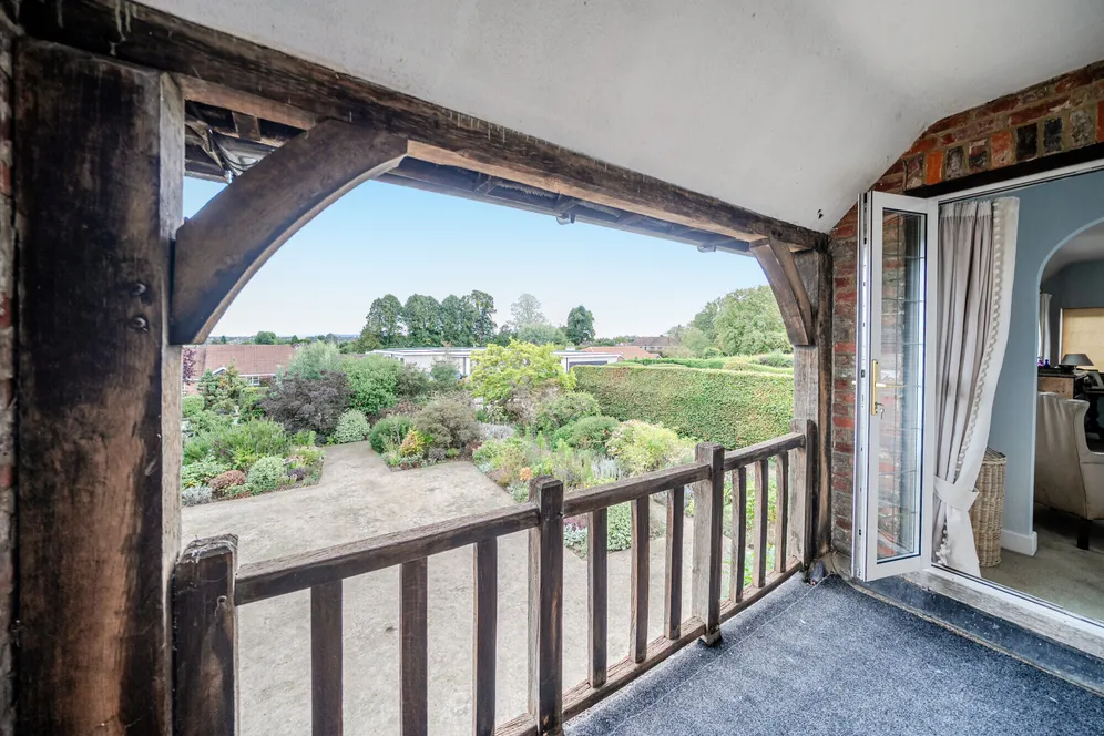 Three Stiles Road, Farnham, GU9 photo 18