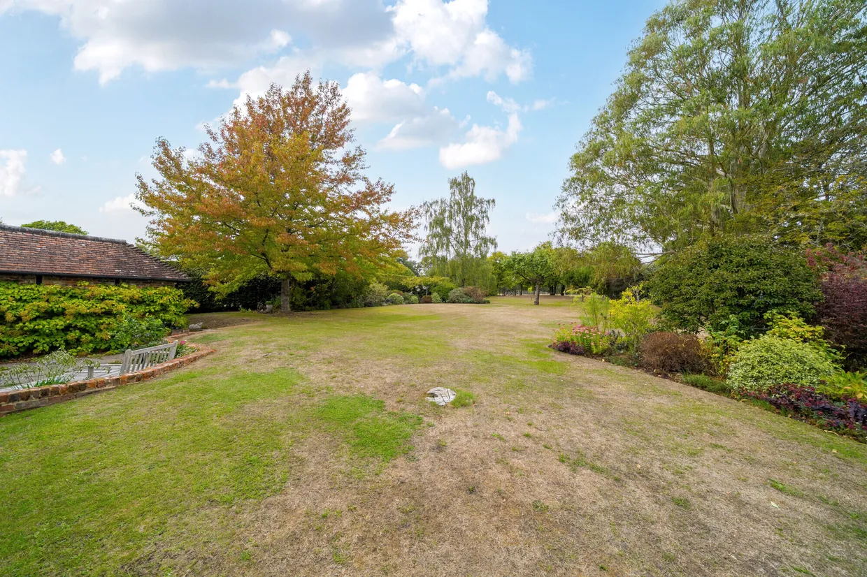 Three Stiles Road, Farnham, GU9 photo 22