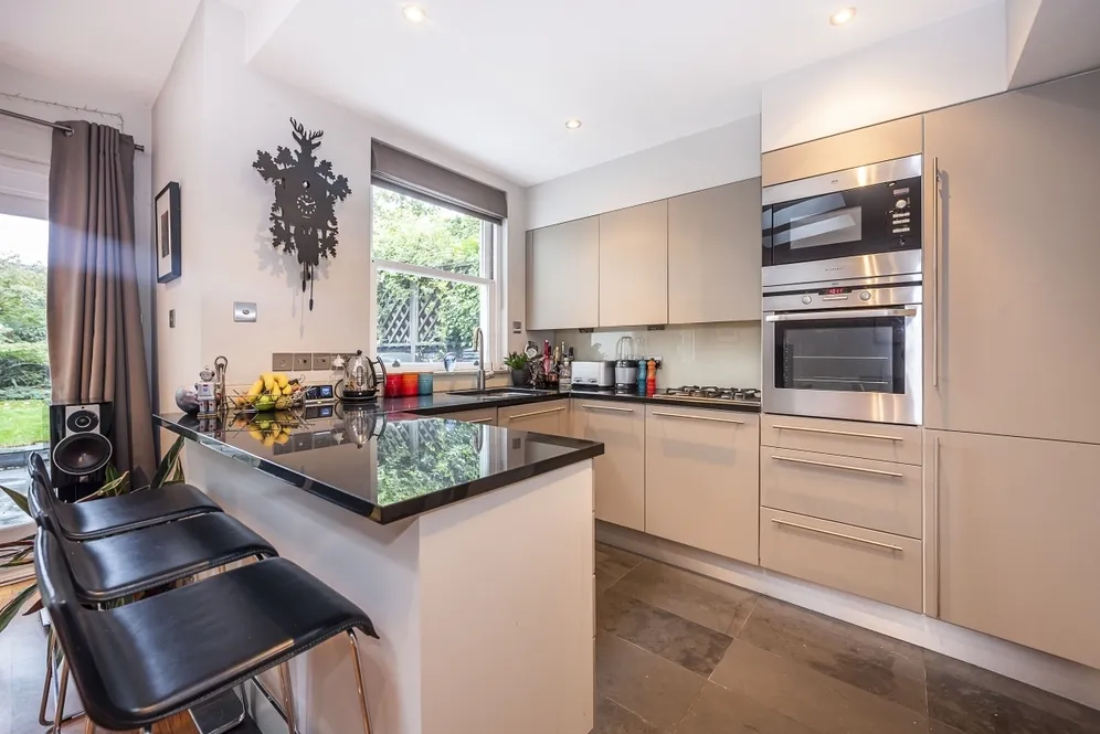 Louvaine Road, London, SW11 photo 2