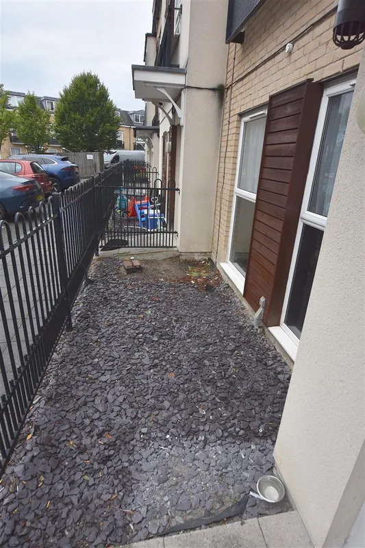 Greenbank Court, Lanadron Close, Isleworth