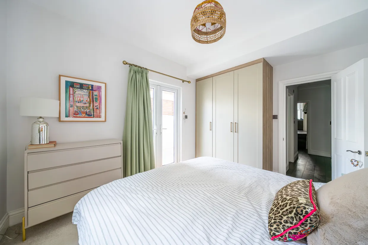 Boutflower Road, London, SW11 photo 13