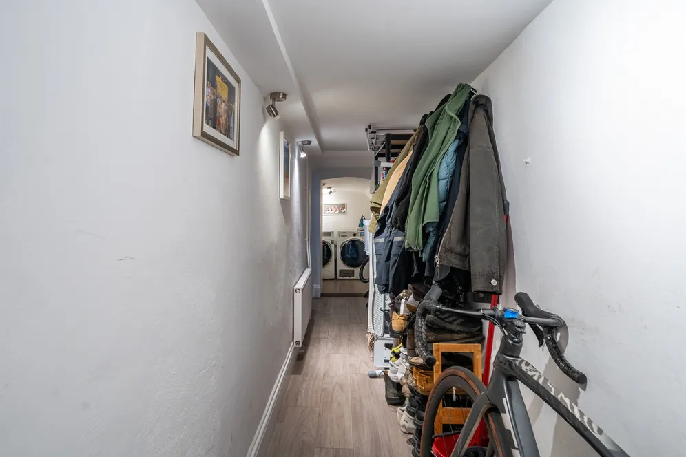 Boutflower Road, London, SW11 photo 17