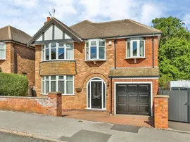 Roland Avenue, Nuthall, Nottingham thumb 2