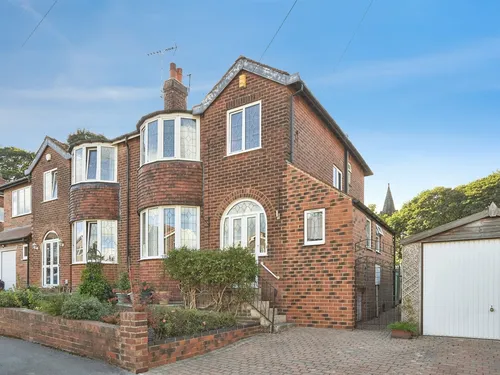Carlton Rise, Pudseyphoto