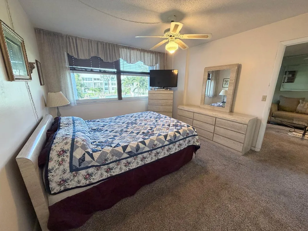 6600 Royal Palm Blvd, Margate, FL 33063