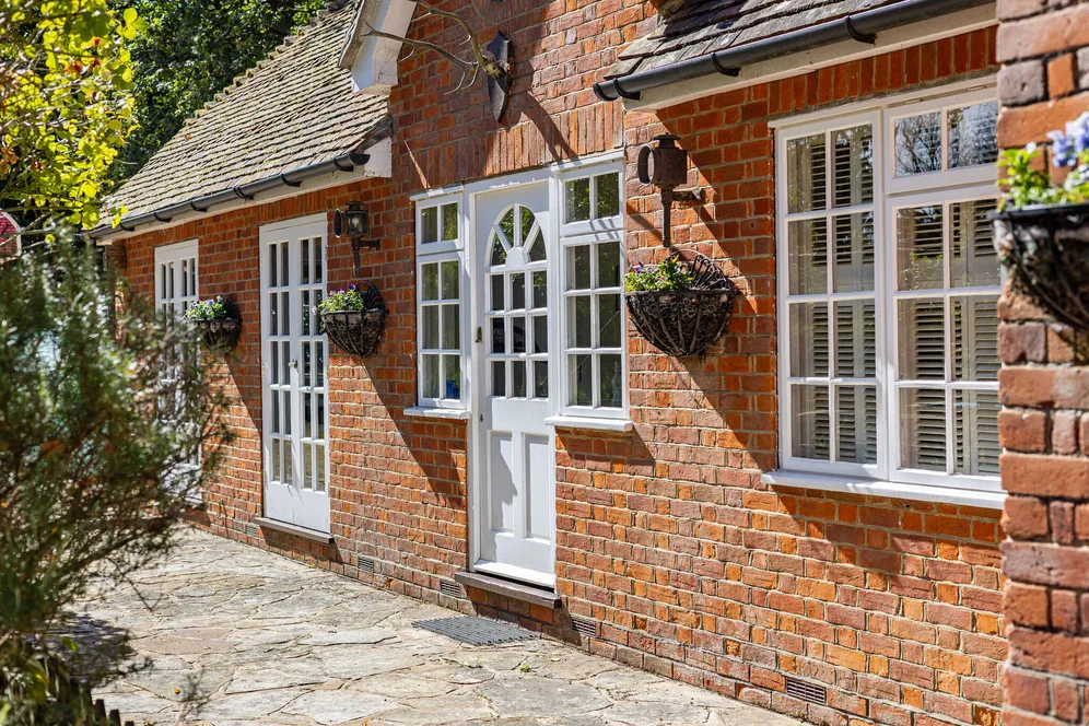 Chertsey Road, Windlesham, GU20 photo 21