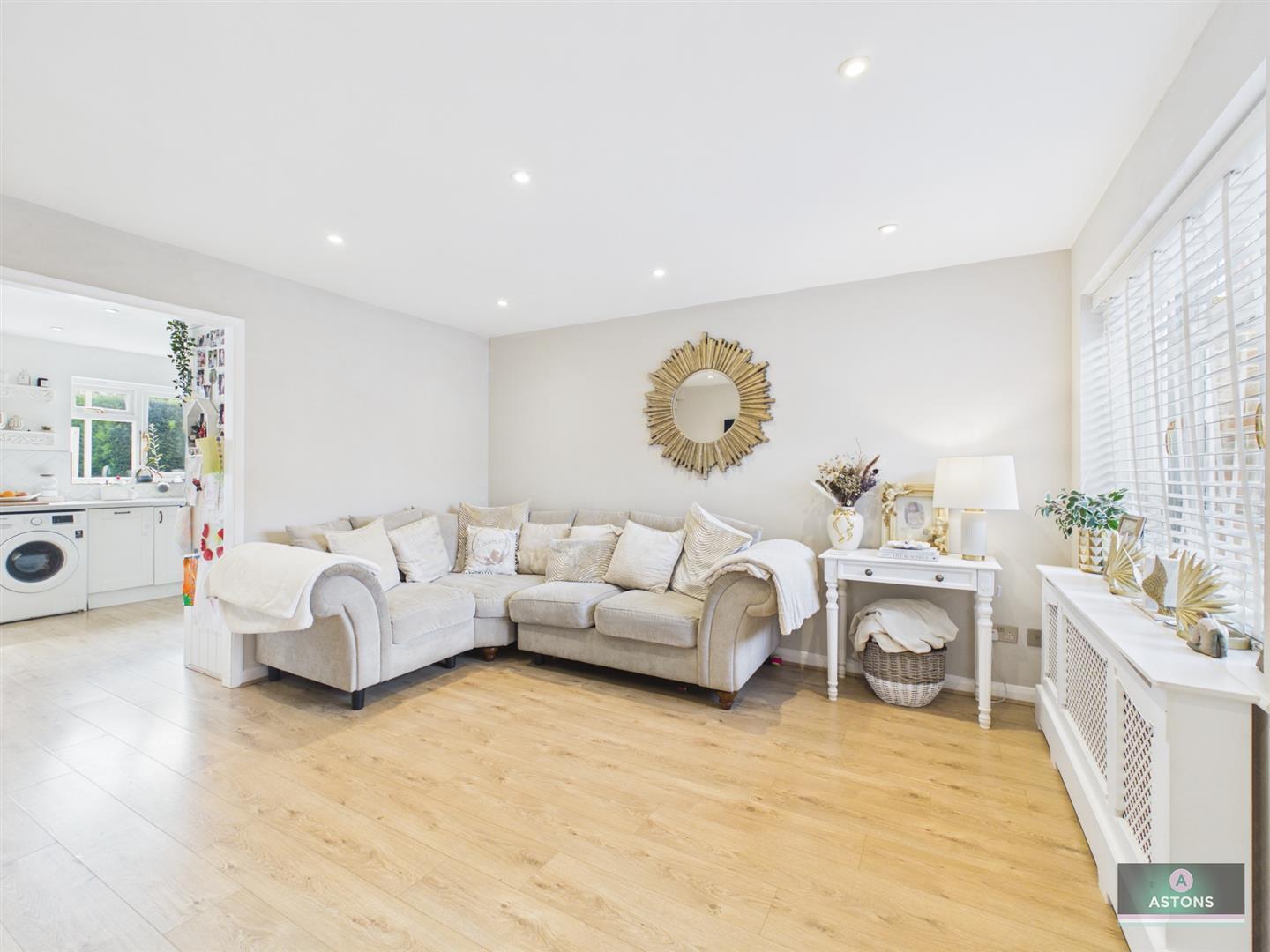 Mayes Close, Maidenbower Image 11