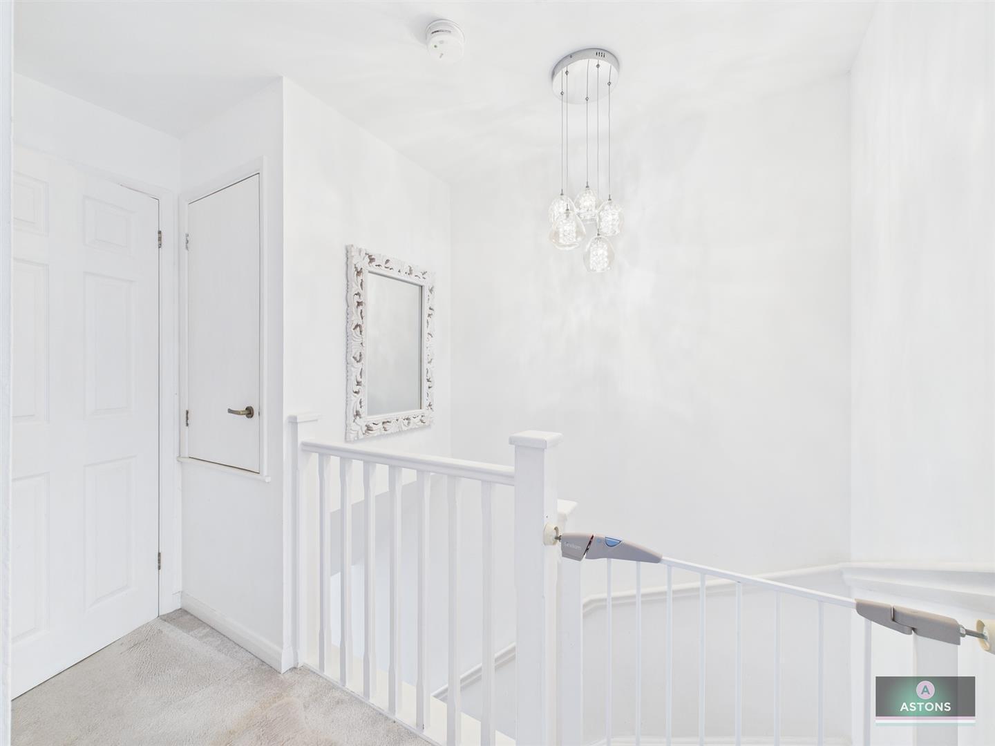 Mayes Close, Maidenbower Image 14