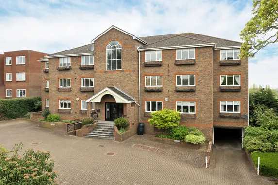Oatlands Drive, Weybridge, KT13