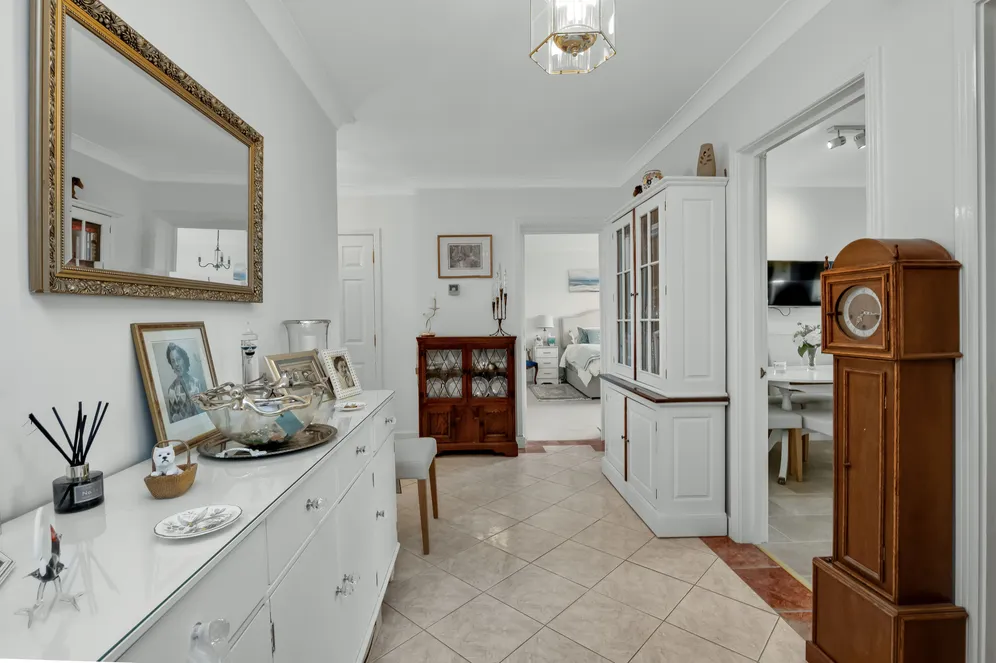 Oatlands Drive, Weybridge, KT13 photo 7