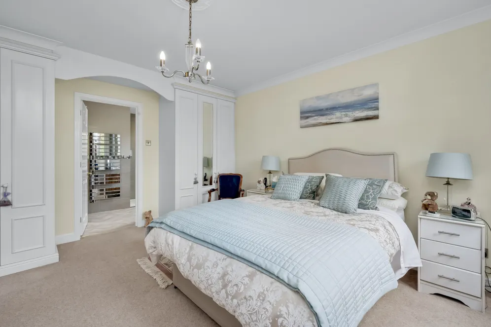 Oatlands Drive, Weybridge, KT13 photo 8