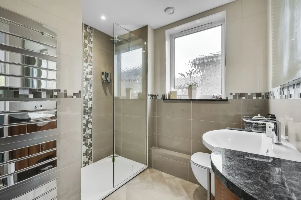Oatlands Drive, Weybridge, KT13 photo 9