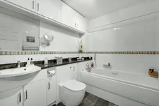 Oatlands Drive, Weybridge, KT13 photo 10