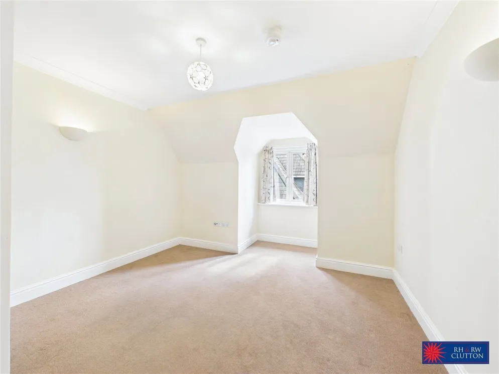 Property carousel item 5