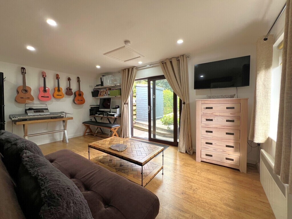 Whiterow, Powfoot Image 18